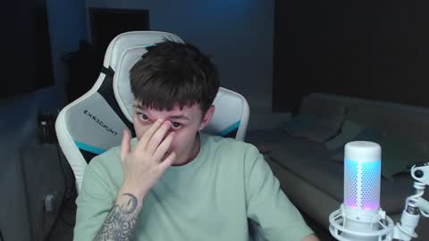 Jayce online show from December 17, 5:26 pm