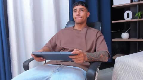 jaze_bradley online show from November 27, 11:36 am