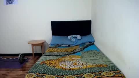 Snapshot of jboy_s chatting on January 3, 4:48 pm jboy_s online show from January 3, 4:48 pm