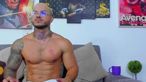 Jean  axelcrow       Modelo Independiente online show from January 9, 4:30 am