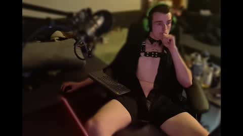 Snapshot of jeffstarckmann chatting on October 31, 7:50 pm jeffstarckmann online show from October 31, 7:50 pm