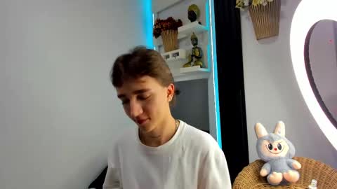 jero independent model online show from November 12, 7:36 am