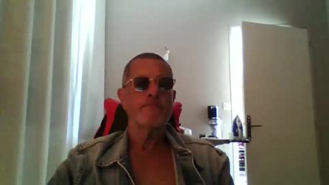 jerflor online show from October 10, 9:36 am