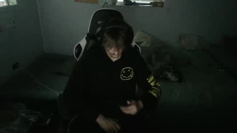 jerimiahslhong online show from November 9, 9:19 pm