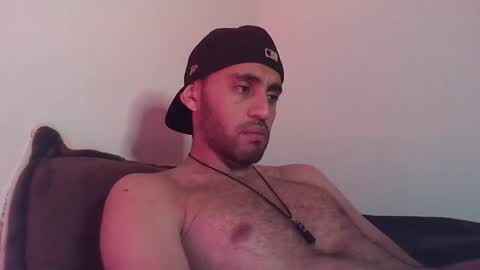 Snapshot of jessepickman chatting on December 29, 6:35 am Angel  Demon online show from December 29, 6:35 am