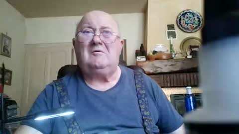 guy online show from April 26, 2:03 pm