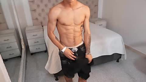 jhoanleandro online show from February 15, 7:51 am