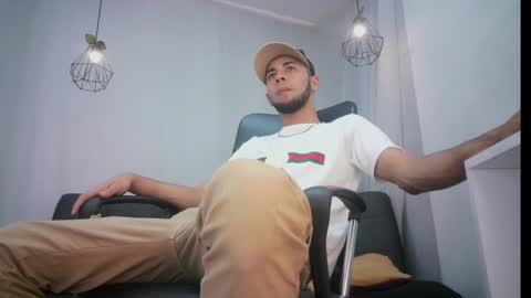 jhon_malo online show from February 3, 3:42 am