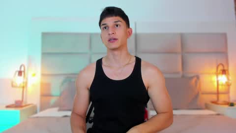 Jhosua Hunt online show from December 17, 2:33 am