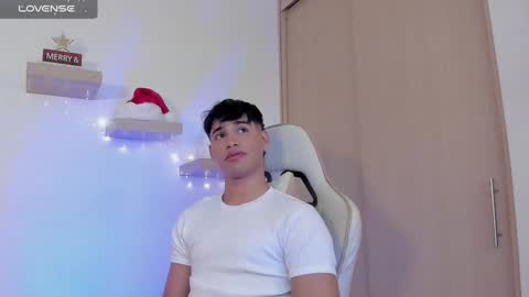 Jimmy Leeh online show from December 24, 10:49 pm