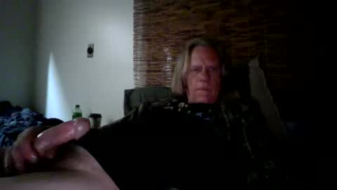 jizzmitten5 online show from March 20, 6:17 am