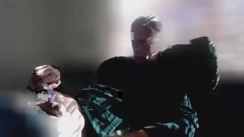 jizzmitten5 online show from November 23, 8:31 pm