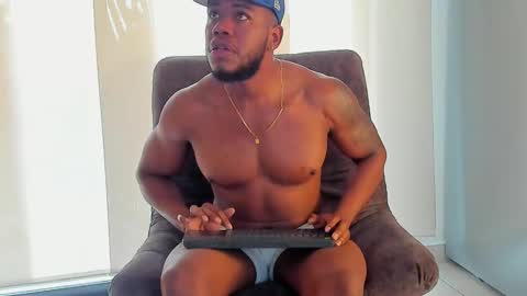 JOAN SAENZ online show from January 3, 9:36 pm