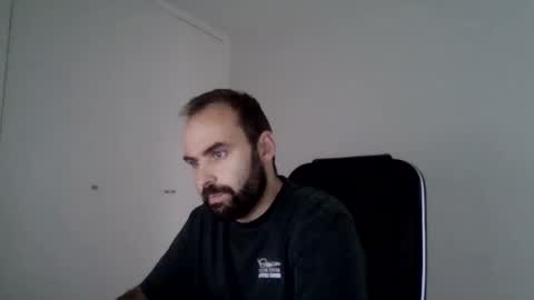 joaodias_18 online show from October 8, 5:17 pm