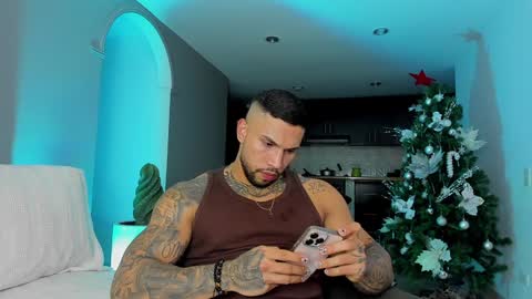 joe_esthetic online show from December 20, 12:41 am