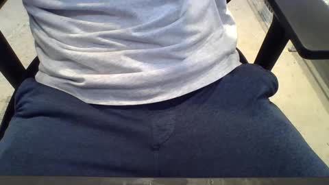 joejoe_1985 online show from January 2, 10:44 pm