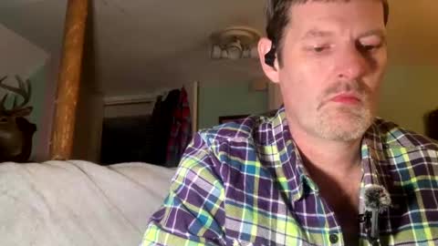 Snapshot of joepeteh chatting on February 8, 7:37 am Joe online show from February 8, 7:37 am