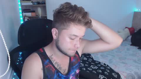 JOHAN independient model online show from January 8, 7:03 pm