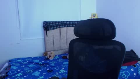 JOHAN independient model online show from September 17, 5:25 pm