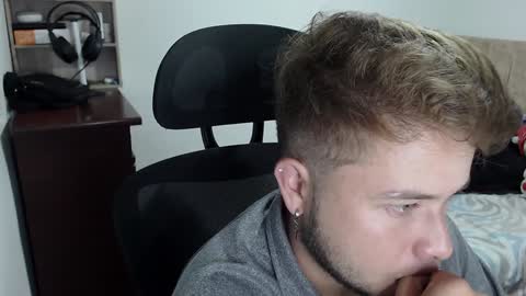 JOHAN independient model online show from December 27, 5:42 am