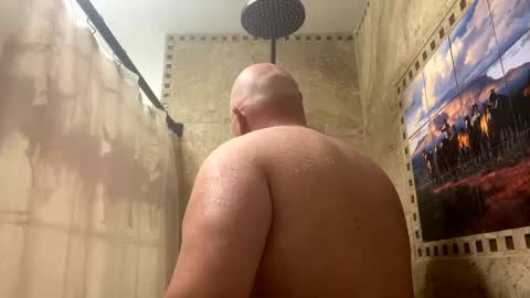 Snapshot of john40a chatting on December 5, 1:36 am John online show from December 5, 1:36 am