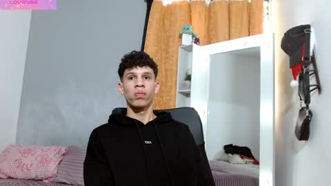 john_ssnow29 online show from January 10, 7:11 pm