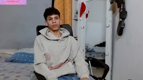 john_ssnow29 online show from January 29, 9:39 pm