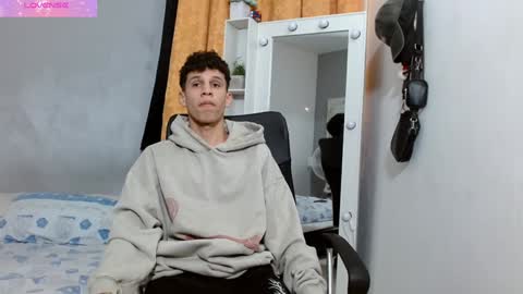 john_ssnow29 online show from January 15, 9:51 pm