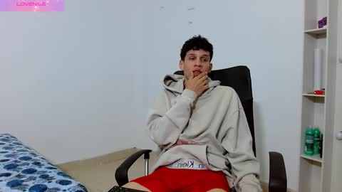 john_ssnow29 online show from March 10, 10:34 pm