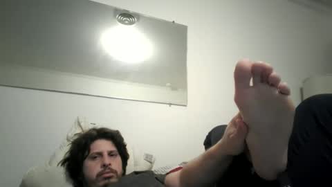 Snapshot of johnjohn90909 chatting on October 17, 2:15 am johnjohn online show from October 17, 2:15 am