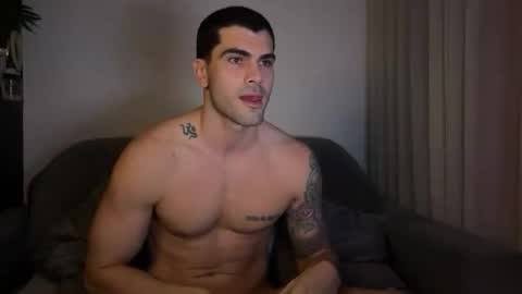 Johnny  b0y online show from June 18, 1:40 am