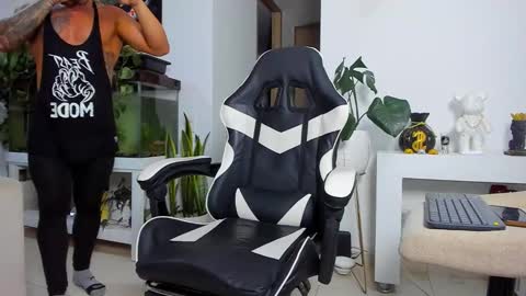 JOHNNY online show from November 19, 12:21 am