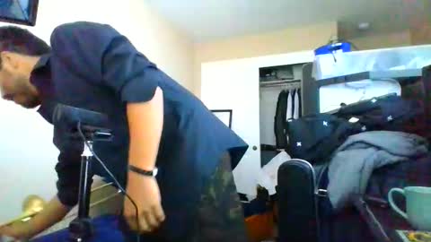 johnnyleos online show from May 27, 3:42 pm
