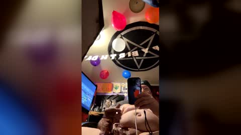 johnnyshung1 online show from March 5, 10:28 pm