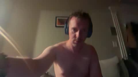 jojohalloran64 online show from May 6, 12:00 am