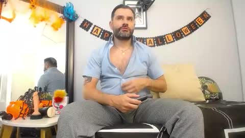 Snapshot of jonas_beard1 chatting on October 23, 6:11 pm JONAS BEARD online show from October 23, 6:11 pm