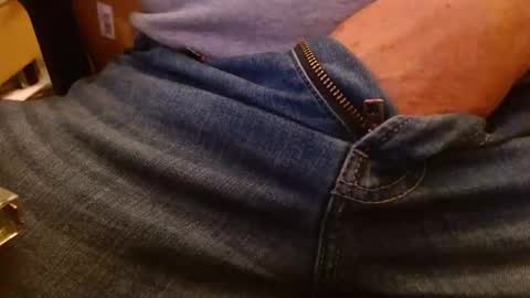 joncpics online show from November 12, 11:42 pm