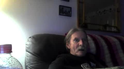 Jonelvis123456 online show from November 9, 7:45 am