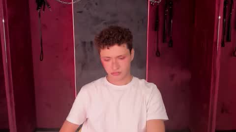 Snapshot of jonny_dark chatting on October 19, 9:29 pm Jonny online show from October 19, 9:29 pm