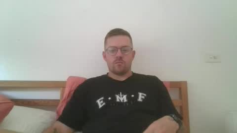 jonoy1995 online show from January 18, 10:45 pm