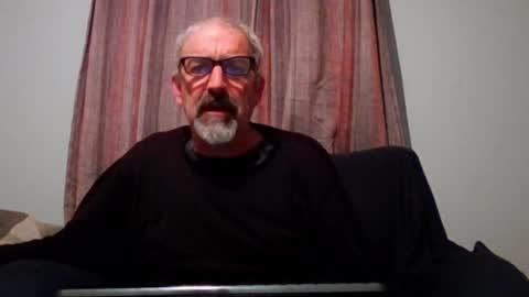 Snapshot of jony_five chatting on October 14, 12:17 am Jon online show from October 14, 12:17 am
