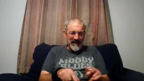 Snapshot of jony_five chatting on October 29, 1:30 am Jon online show from October 29, 1:30 am