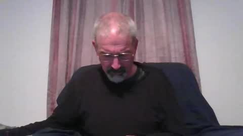 Snapshot of jony_five chatting on December 7, 11:23 pm Jon online show from December 7, 11:23 pm