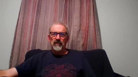 Snapshot of jony_five chatting on October 20, 3:10 am Jon online show from October 20, 3:10 am