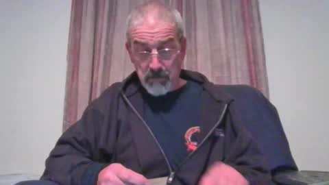 Snapshot of jony_five chatting on December 10, 2:24 am Jon online show from December 10, 2:24 am