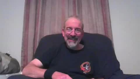 Snapshot of jony_five chatting on January 10, 5:05 am Jon online show from January 10, 5:05 am