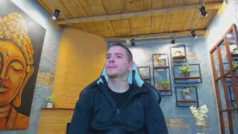 Snapshot of jordanthompson_ chatting on October 23, 11:24 am JordanThompson online show from October 23, 11:24 am