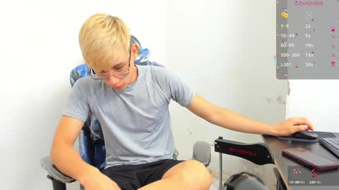 JOSEPH BROWN online show from December 26, 12:59 pm