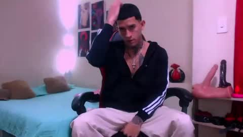 josue_linares online show from March 19, 3:21 am