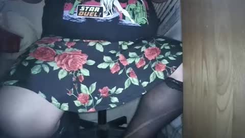 Snapshot of juan18_s2 chatting on October 19, 5:45 am juan18_s2 online show from October 19, 5:45 am